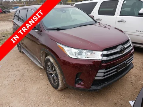 Another view of 2019 Toyota Highlander LE for sale in Alvin, TX at Auto Boutique Texas