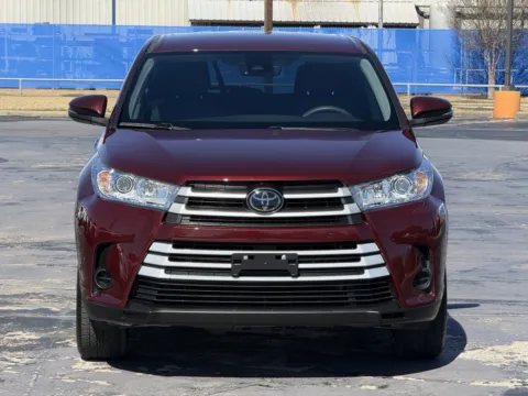 More photos of 2019 Toyota Highlander LE at Auto Boutique Texas, TX