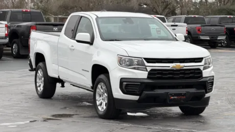 Photos of 2022 Chevrolet Colorado 2WD LT for sale in Alvin, TX at Auto Boutique Texas