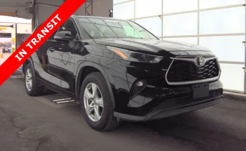 Another view of 2022 Toyota Highlander LE for sale in Alvin, TX at Auto Boutique Texas