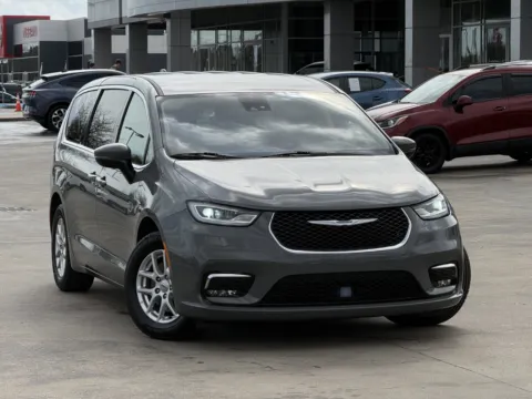 Photos of 2023 Chrysler Pacifica Touring L for sale in Alvin, TX at Auto Boutique Texas