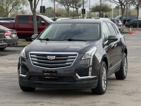 Another view of 2017 Cadillac XT5 Luxury FWD for sale in Alvin, TX at Auto Boutique Texas