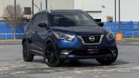 Blue 2020 Nissan Kicks SR for sale in Alvin, TX
