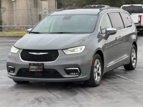 Another view of 2022 Chrysler Pacifica Limited for sale in Alvin, TX at Auto Boutique Texas
