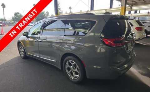 More photos of 2022 Chrysler Pacifica Limited at Auto Boutique Texas, TX