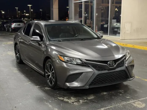 Photos of 2018 Toyota Camry SE for sale in Alvin, TX at Auto Boutique Texas