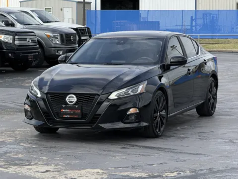 Another view of 2022 Nissan Altima 2.5 SR for sale in Alvin, TX at Auto Boutique Texas