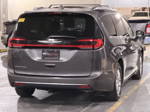 More photos of 2021 Chrysler Pacifica Touring at Auto Boutique Texas, TX