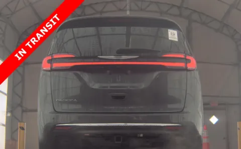 More photos of 2021 Chrysler Pacifica Touring at Auto Boutique Texas, TX