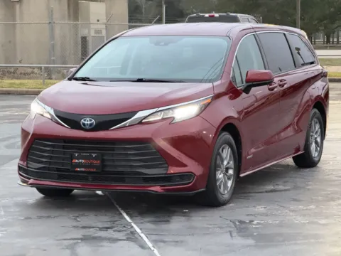 Another view of 2021 Toyota Sienna LE for sale in Alvin, TX at Auto Boutique Texas