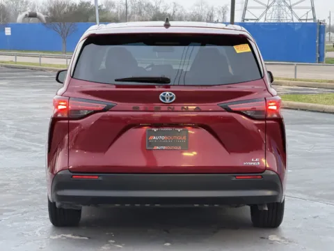More photos of 2021 Toyota Sienna LE at Auto Boutique Texas, TX