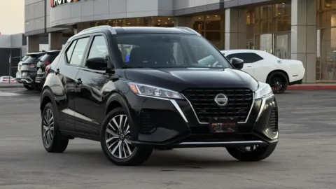 Black 2021 Nissan Kicks SV for sale in Alvin, TX
