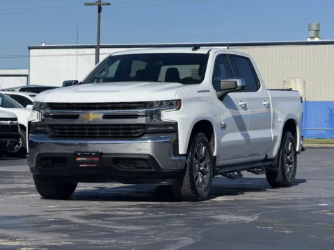 Another view of 2022 CHEVROLET SILVERADO LT for sale in Alvin, TX at Auto Boutique Texas
