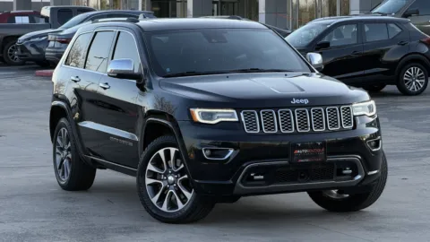 Black 2017 JEEP GRAND CHER Overland for sale in Alvin, TX