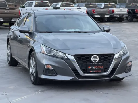 Photos of 2019 Nissan Altima 2.5 S for sale in Alvin, TX at Auto Boutique Texas