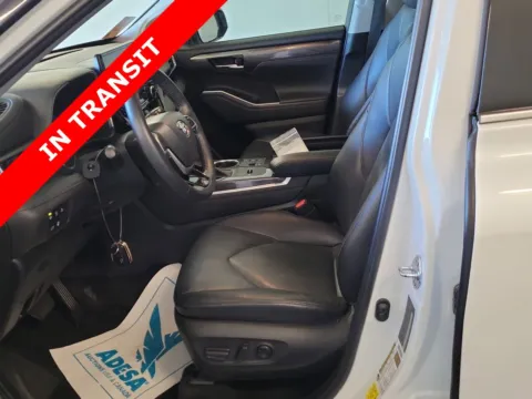 More photos of 2023 Toyota Highlander Hybrid Limited at Auto Boutique Texas, TX