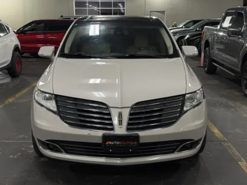 Another view of 2019 Lincoln MKT Reserve for sale in Alvin, TX at Auto Boutique Texas