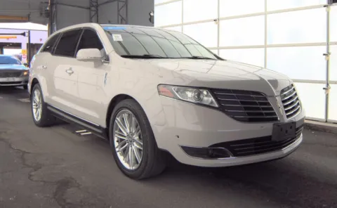 Photos of 2019 Lincoln MKT Reserve for sale in Alvin, TX at Auto Boutique Texas