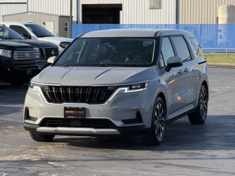 Another view of 2022 Kia Carnival EX for sale in Alvin, TX at Auto Boutique Texas