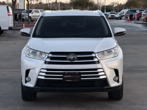More photos of 2018 Toyota Highlander XLE at Auto Boutique Texas, TX