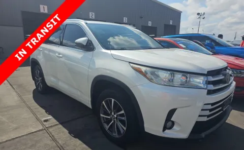 Another view of 2018 Toyota Highlander XLE for sale in Alvin, TX at Auto Boutique Texas