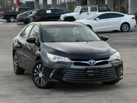 Photos of 2015 Toyota Camry Hybrid LE for sale in Alvin, TX at Auto Boutique Texas