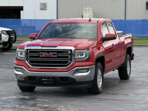 Another view of 2018 GMC Sierra 1500 SLE for sale in Alvin, TX at Auto Boutique Texas