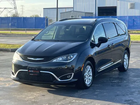 More photos of 2020 Chrysler Pacifica Touring L at Auto Boutique Texas, TX