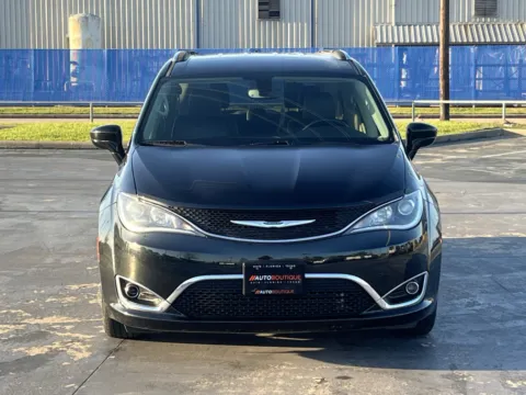 Another view of 2020 Chrysler Pacifica Touring L for sale in Alvin, TX at Auto Boutique Texas