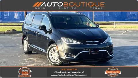 Black 2020 Chrysler Pacifica Touring L for sale in Alvin, TX