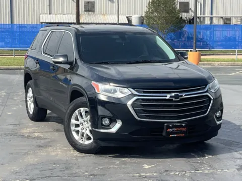 Photos of 2019 Chevrolet Traverse LT Cloth for sale in Alvin, TX at Auto Boutique Texas