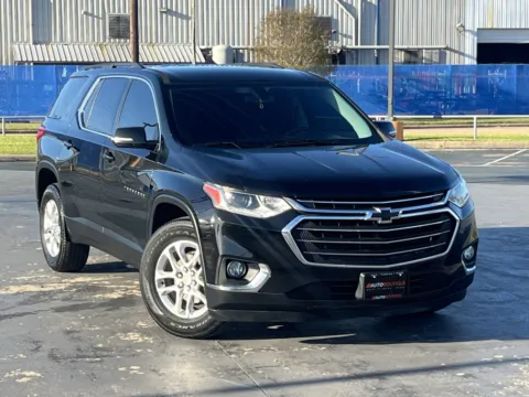 Photos of 2019 Chevrolet Traverse LT Cloth for sale in Alvin, TX at Auto Boutique Texas