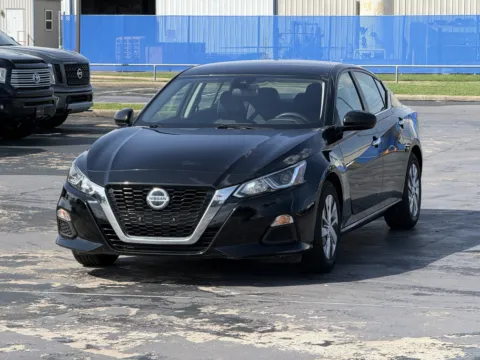 Another view of 2021 Nissan Altima 2.5 S for sale in Alvin, TX at Auto Boutique Texas