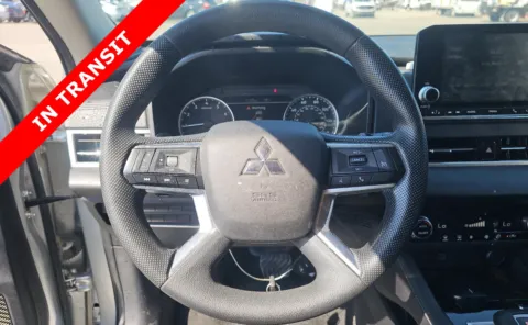 More photos of 2022 Mitsubishi Outlander ES at Auto Boutique Texas, TX