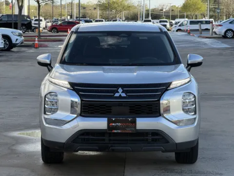 More photos of 2022 Mitsubishi Outlander ES at Auto Boutique Texas, TX