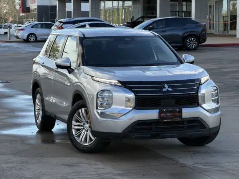 Photos of 2022 Mitsubishi Outlander ES for sale in Alvin, TX at Auto Boutique Texas