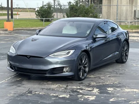 More photos of 2020 Tesla Model S Performance at Auto Boutique Texas, TX