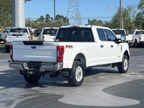 More photos of 2022 Ford Super Duty F-350 SRW XLT at Auto Boutique Texas, TX