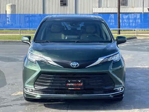 Another view of 2022 Toyota Sienna XLE for sale in Alvin, TX at Auto Boutique Texas