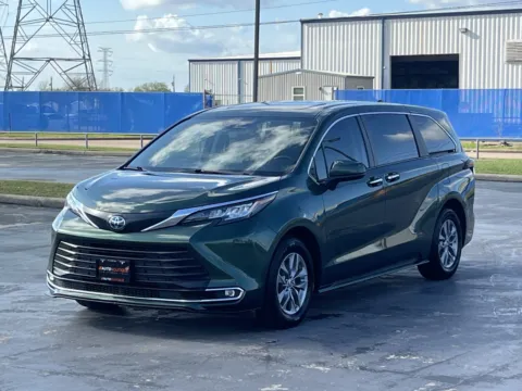 More photos of 2022 Toyota Sienna XLE at Auto Boutique Texas, TX