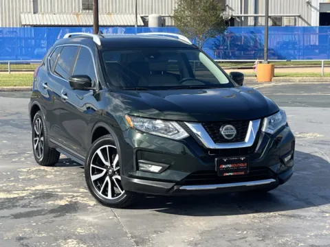 Photos of 2020 Nissan Rogue SL for sale in Alvin, TX at Auto Boutique Texas