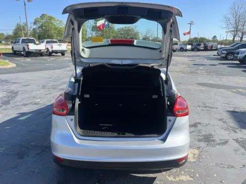 More photos of 2016 FORD FOCUS SE at Auto Boutique Texas, TX