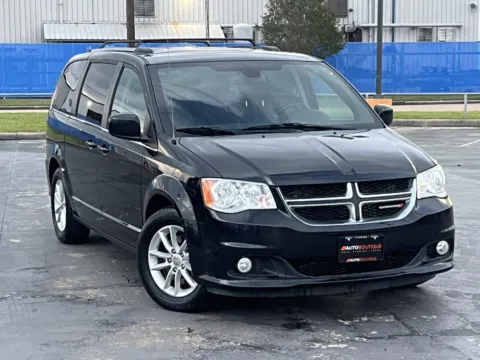 Photos of 2019 Dodge Grand Caravan SXT for sale in Alvin, TX at Auto Boutique Texas