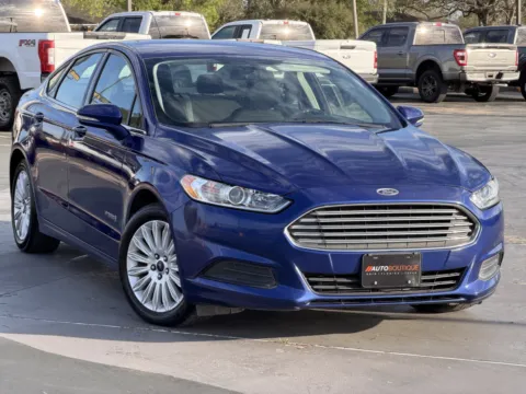 Photos of 2016 Ford Fusion SE Hybrid for sale in Alvin, TX at Auto Boutique Texas