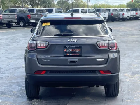 More photos of 2022 Jeep Compass Latitude Lux at Auto Boutique Texas, TX