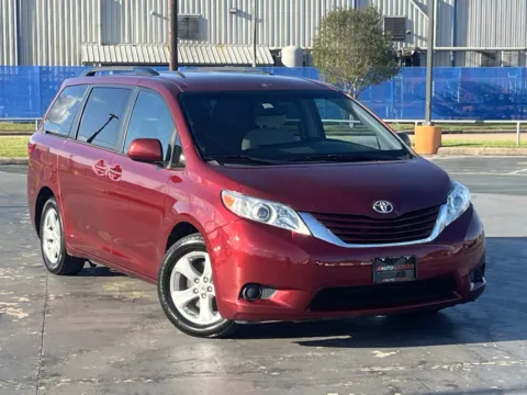 Photos of 2015 Toyota Sienna LE for sale in Alvin, TX at Auto Boutique Texas