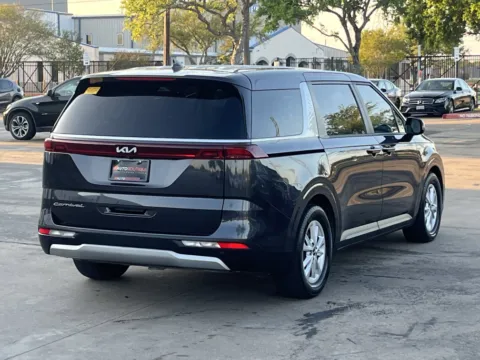 More photos of 2022 Kia Carnival LXS at Auto Boutique Texas, TX