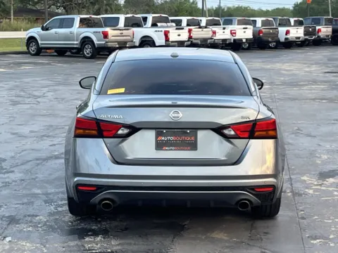 More photos of 2020 Nissan Altima 2.5 SR at Auto Boutique Texas, TX
