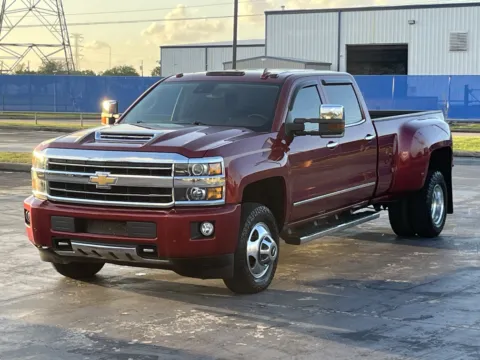 Another view of 2018 Chevrolet Silverado 3500HD High Country for sale in Alvin, TX at Auto Boutique Texas