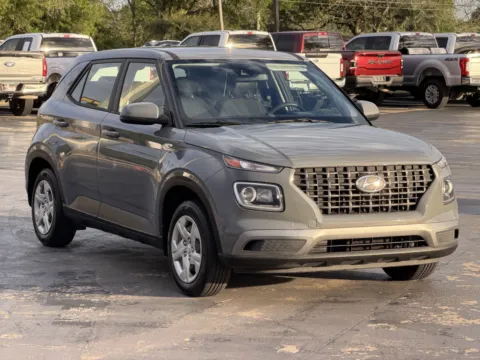 Photos of 2020 Hyundai Venue SE for sale in Alvin, TX at Auto Boutique Texas